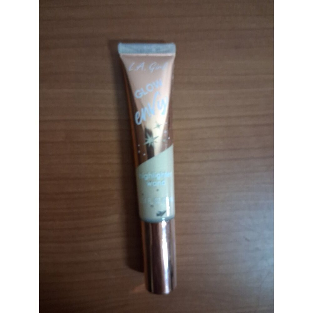 L.A. Girl Glow Envy Highlighter Nightlife
